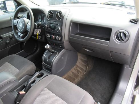 Used 2017 Jeep Patriot Sport image 10