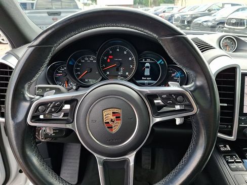 Used 2017 Porsche Cayenne Platinum Edition AWD/4WD image 19