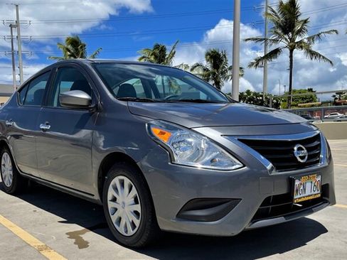 Used 2018 Nissan Versa SV FWD image 7