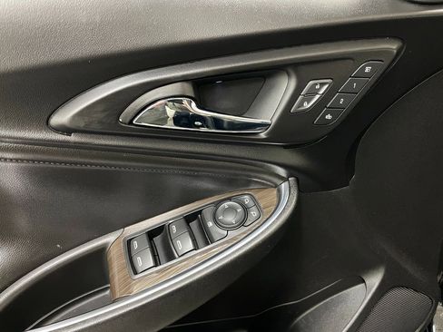 Used 2018 Chevrolet Malibu Premier w/ Premier Sun and Wheel Package image 25