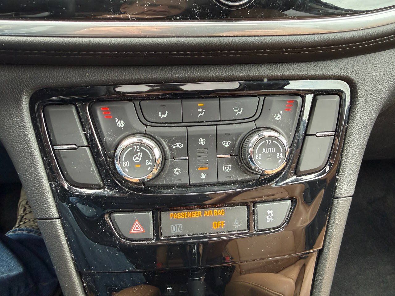 Used 2019 Buick Encore Essence w/ Experience Buick Package AWD/4WD image 19