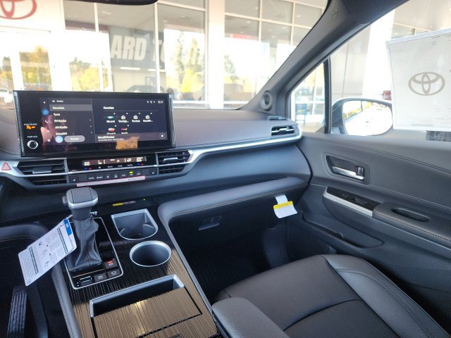 New 2026 Toyota Sienna XLE Woodland Edition AWD/4WD image 21