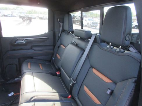 New 2026 GMC Sierra 1500 AT4 w/ AT4 Premium Package AWD/4WD image 14