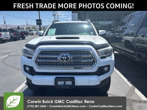 Used 2016 Toyota Tacoma TRD Sport w/ Premium & Technology Package AWD/4WD image 2