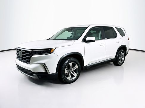 Used 2023 Honda Pilot EX-L image 3