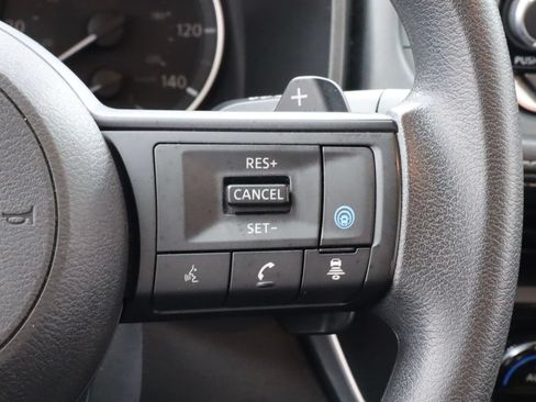 Used 2024 Nissan Rogue SV FWD image 18