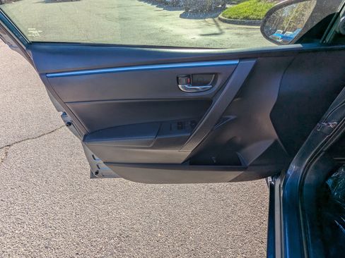 Used 2016 Toyota Corolla S image 14