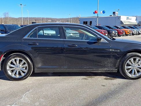 Certified 2023 Chrysler 300 Touring image 9