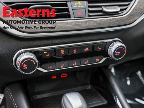 Used 2024 Nissan Altima 2.5 SV w/ SV Premium Package image 20