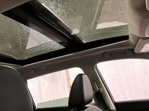 Used 2020 Nissan Rogue SL w/ Premium Package image 21