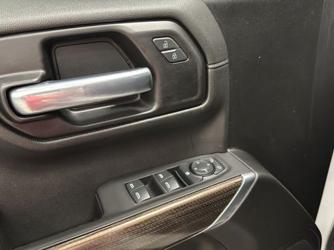 Used 2021 Chevrolet Silverado 1500 LT Trail Boss w/ Convenience Package II AWD/4WD image 22