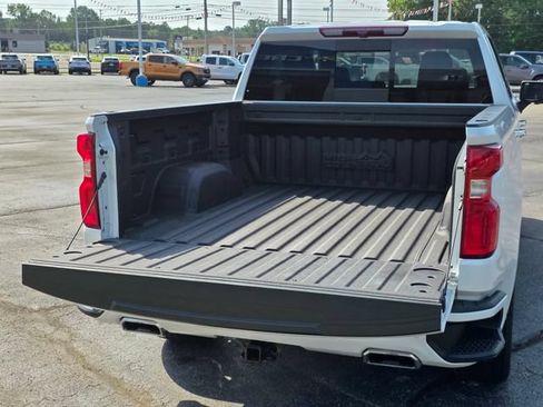 Used 2023 Chevrolet Silverado 1500 High Country w/ High Country Premium Package AWD/4WD image 13