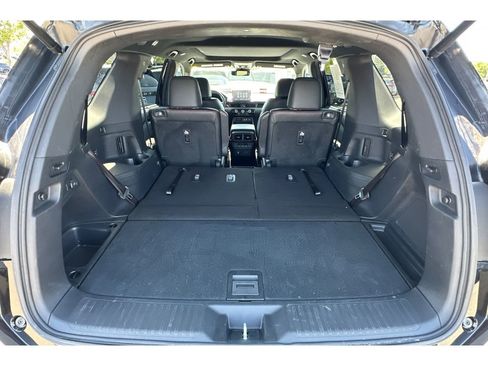 Certified 2025 Honda Pilot TrailSport image 17