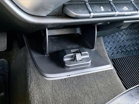 Used 2018 Chevrolet Silverado 1500 LT w/ LT Eassist Package image 26