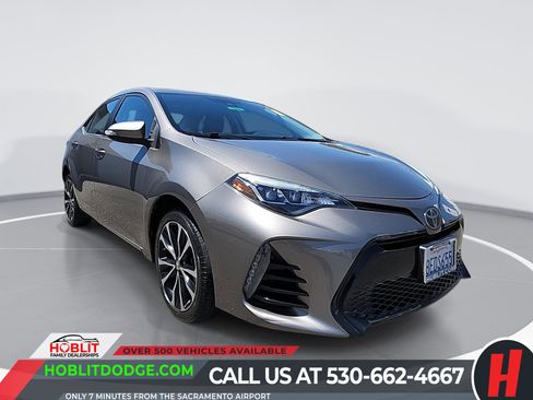 Used 2018 Toyota Corolla SE w/ SE Premium Package FWD image 1