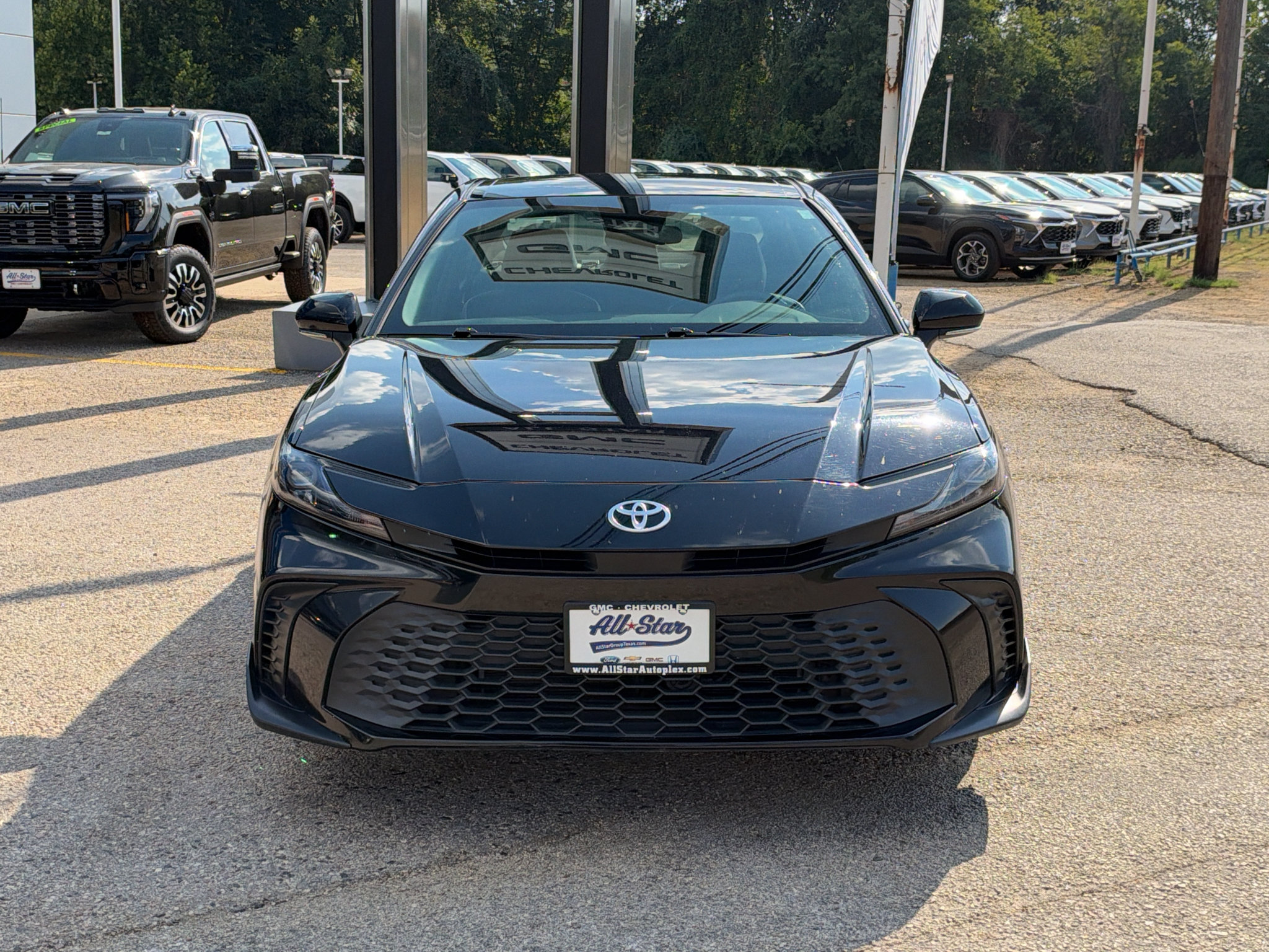 Used 2025 Toyota Camry SE FWD image 14