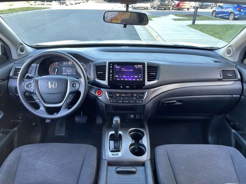 Used 2018 Honda Pilot EX image 16