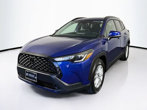 Used 2024 Toyota Corolla Cross LE w/ Moonroof Package AWD/4WD image 3