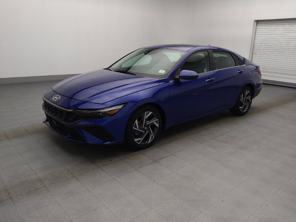 Used 2025 Hyundai Elantra SEL FWD image 2