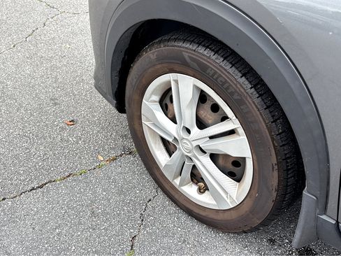 Used 2021 Nissan Kicks S image 22