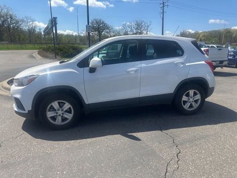 Used 2019 Chevrolet Trax LS AWD/4WD image 25