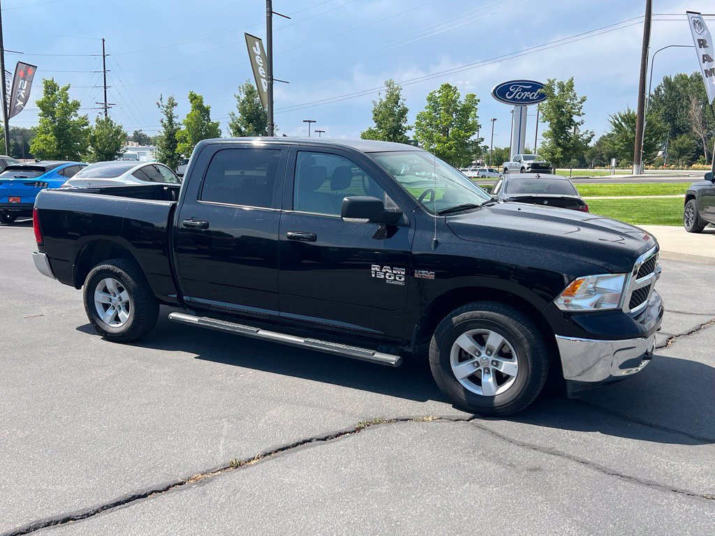 Used 2022 RAM 1500 Classic SLT w/ Electronics Convenience Group AWD/4WD image 6