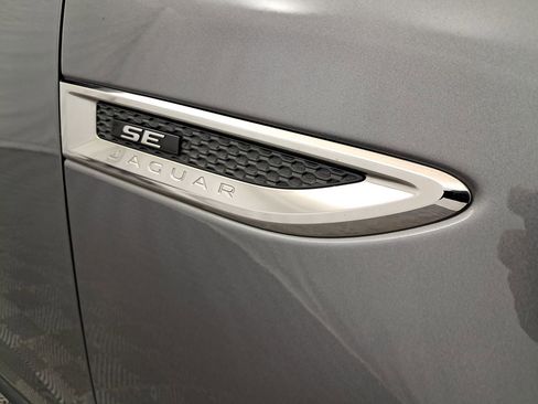 Used 2020 Jaguar E-PACE SE image 5