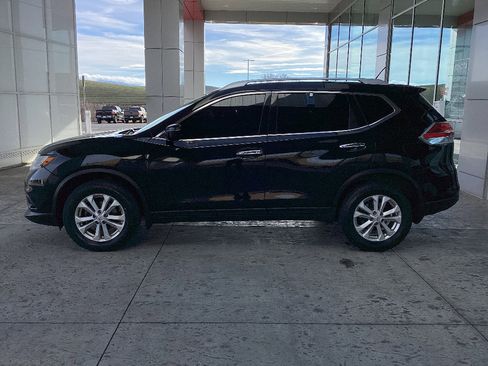 Used 2016 Nissan Rogue SV image 5