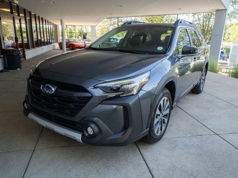 Certified 2025 Subaru Outback Limited AWD/4WD image 3