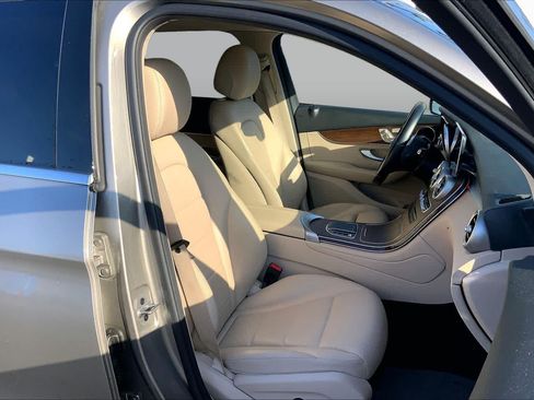 Used 2021 Mercedes-Benz GLC 300 image 8