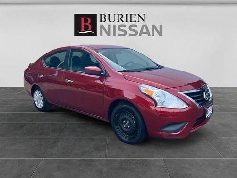 Used 2019 Nissan Versa SV FWD image 7