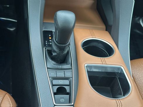 Used 2019 Toyota Avalon Limited image 18