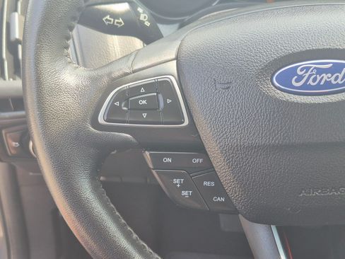 Used 2015 Ford Focus SE w/ SE Cold Weather Package FWD image 18
