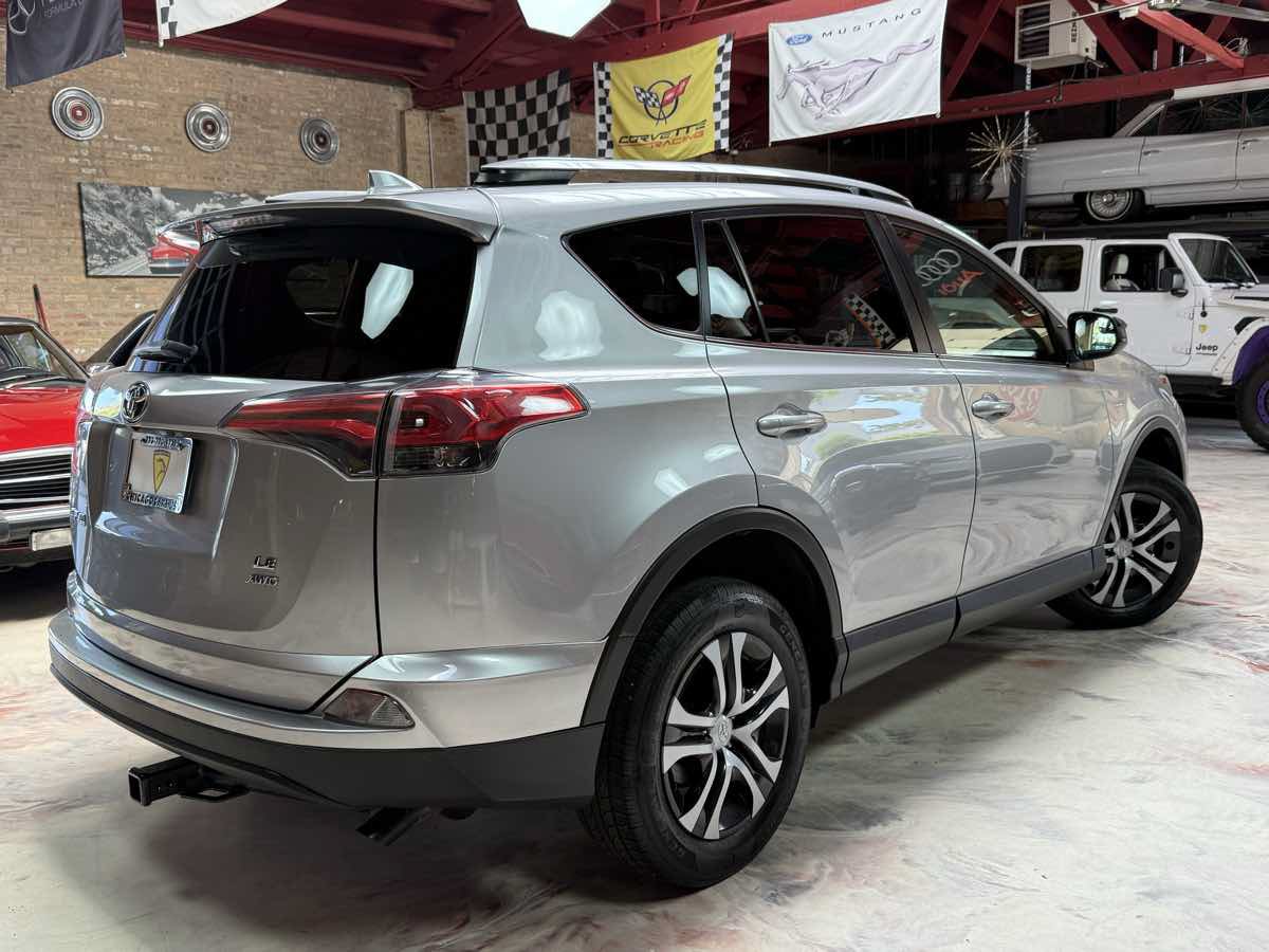 Used 2018 Toyota RAV4 LE w/ All Weather Liner Package AWD/4WD image 4