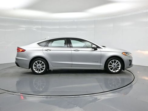 Certified 2019 Ford Fusion SE FWD image 25