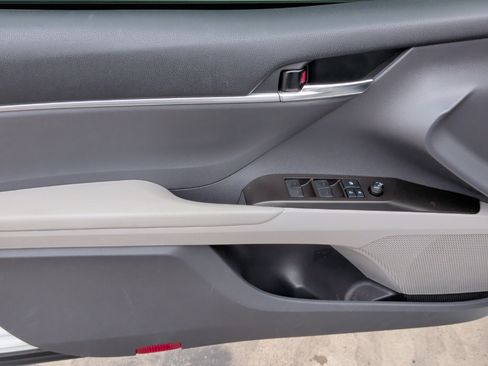 Used 2022 Toyota Camry LE image 30