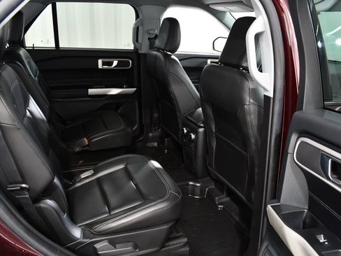 Used 2022 Ford Explorer XLT w/ Equipment Group 202A AWD/4WD image 19