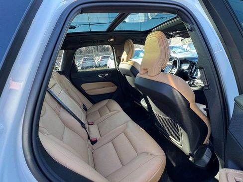 Used 2020 Volvo XC60 T5 Inscription w/ Protection Package image 16