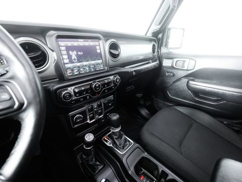Used 2023 Jeep Wrangler Unlimited w/ Sun & Screen Package AWD/4WD image 33