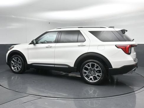 Certified 2025 Ford Explorer Platinum w/ Ultimate Package AWD/4WD image 5