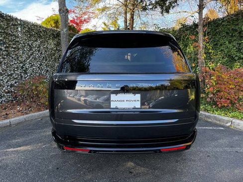 New 2025 Land Rover Range Rover SE image 6