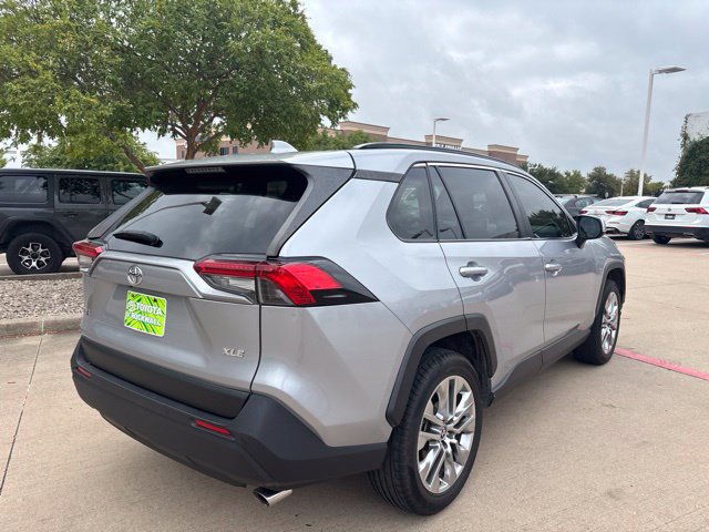 Used 2020 Toyota RAV4 XLE Premium FWD image 5