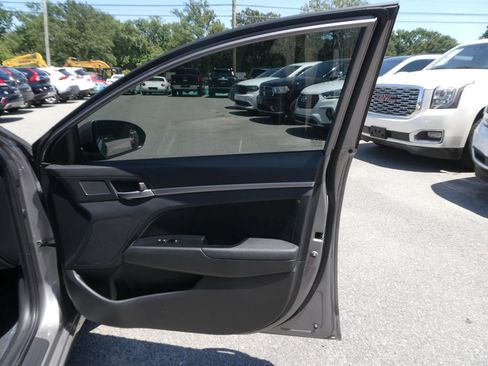 Used 2020 Hyundai Elantra Value Edition w/ Cargo Package (C1) FWD image 25