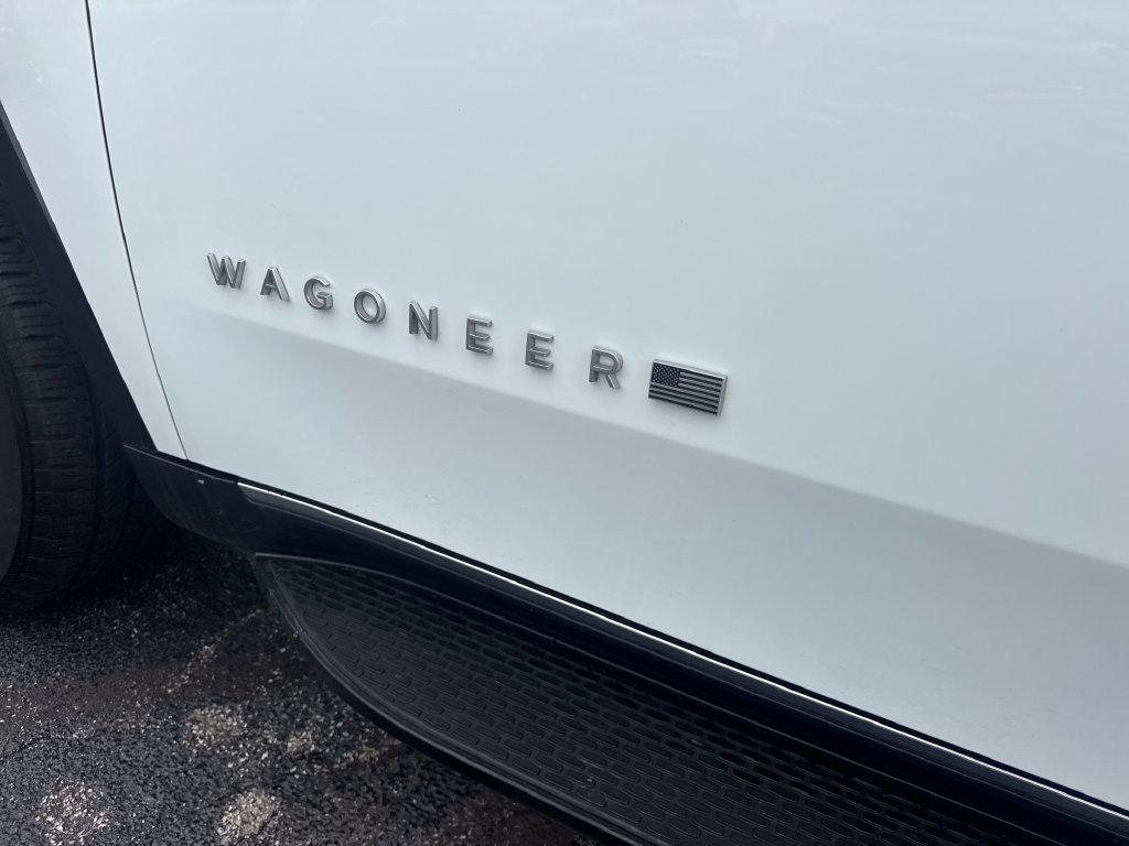 Used 2024 Jeep Wagoneer L Series II w/ Flexible Seating Group AWD/4WD image 24