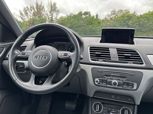 Used 2018 Audi Q3 2.0T Premium image 24
