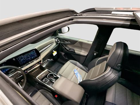 New 2026 Chevrolet Equinox LT w/ Convenience Package II image 22