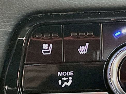 Used 2025 Honda Pilot Black Edition image 21