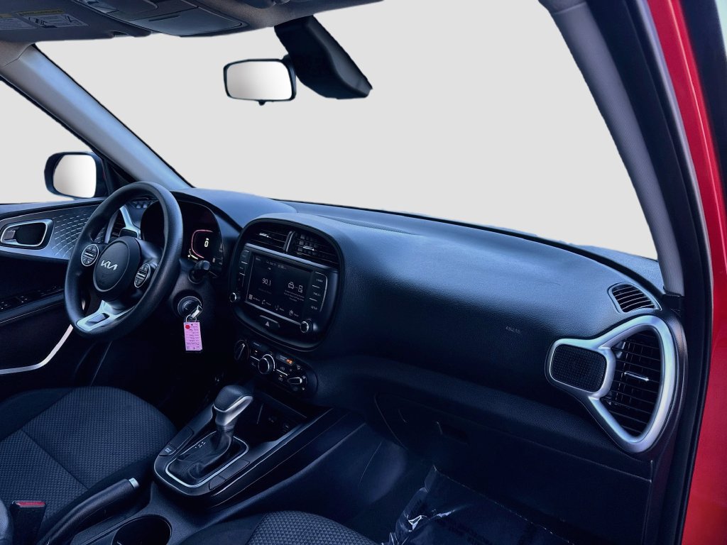 Certified 2023 Kia Soul LX w/ LX Technology Package FWD image 29