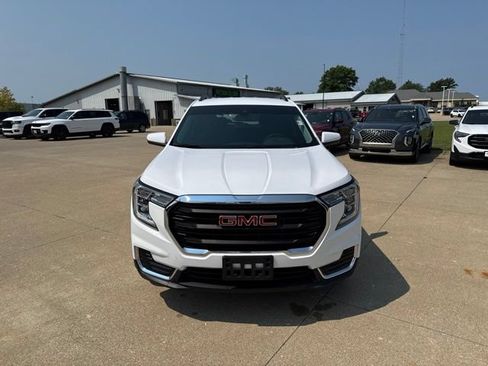 Used 2022 GMC Terrain SLE w/ Driver Convenience Package AWD/4WD image 2
