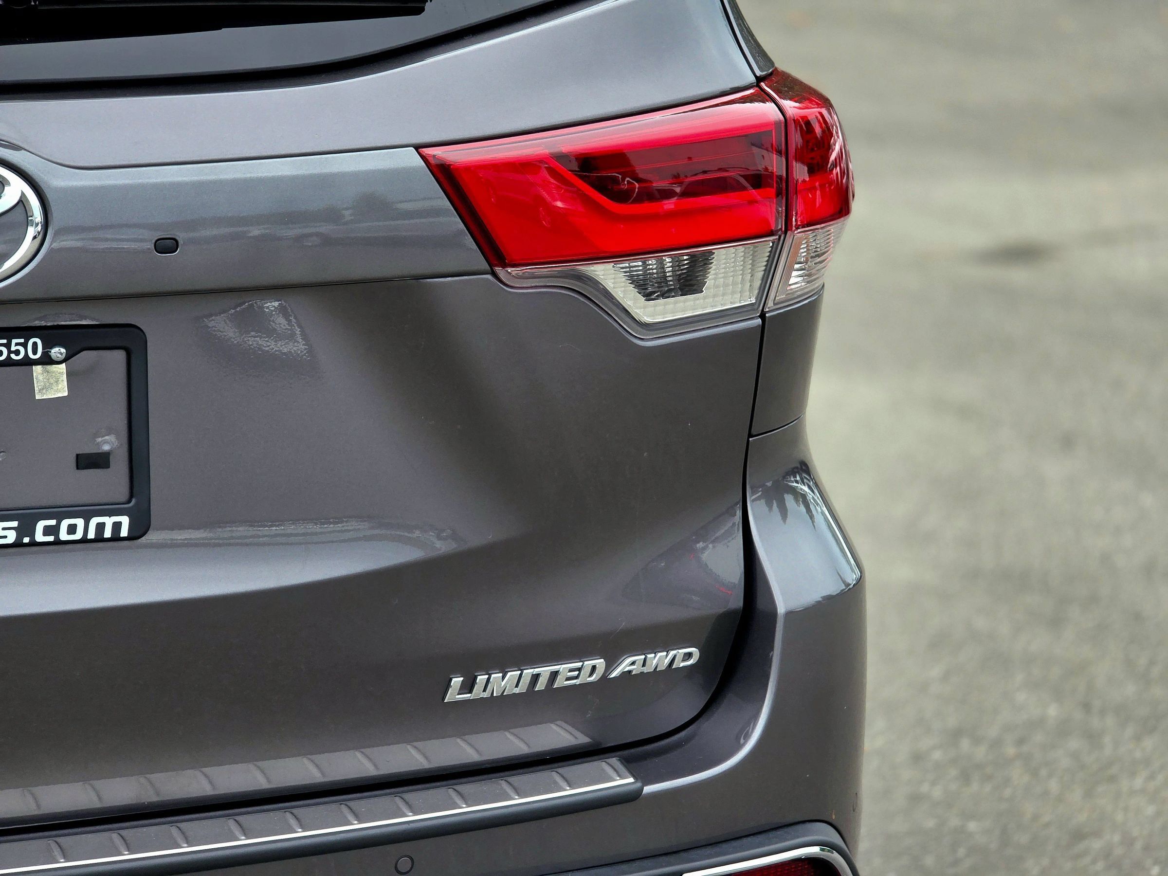 Used 2019 Toyota Highlander Limited AWD/4WD image 10
